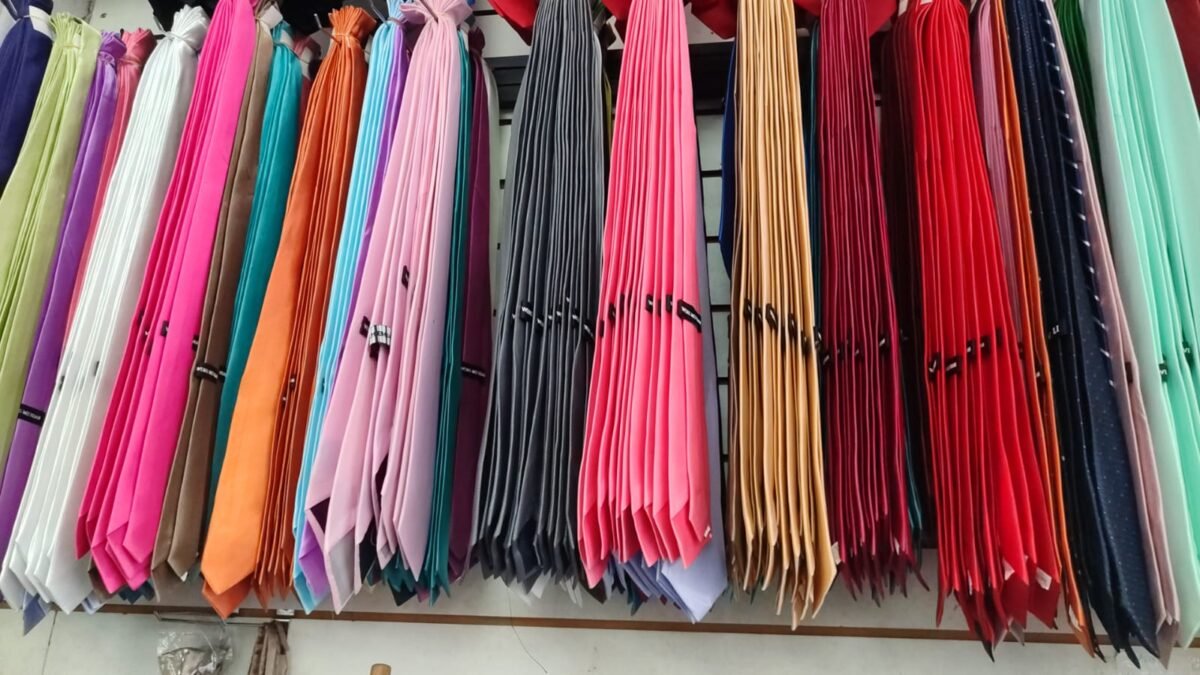 GRAVATA (DENTRO DA SUA PALETA DE CORES)