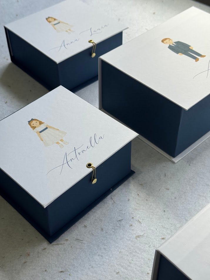 Linha de Caixas Cartonadas Infantis Aurora