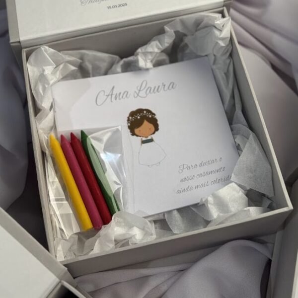 KIT COLORIR (LIVRO + CONJUNTO DE GIZ)