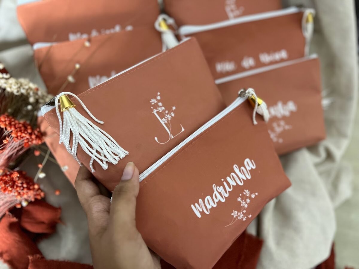 NÉCESSAIRE ESTILO CARTEIRA PERSONALIZADA